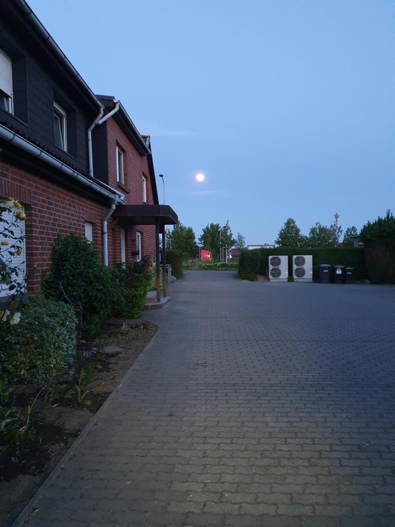 Neumuehler Hof- Ferienwohnung "Thomas" 3 Zimmer,3 Baeder Mit Dusche, Kostenfreie Parkplaetze Vor Dem Haus Schwerin  Buitenkant foto