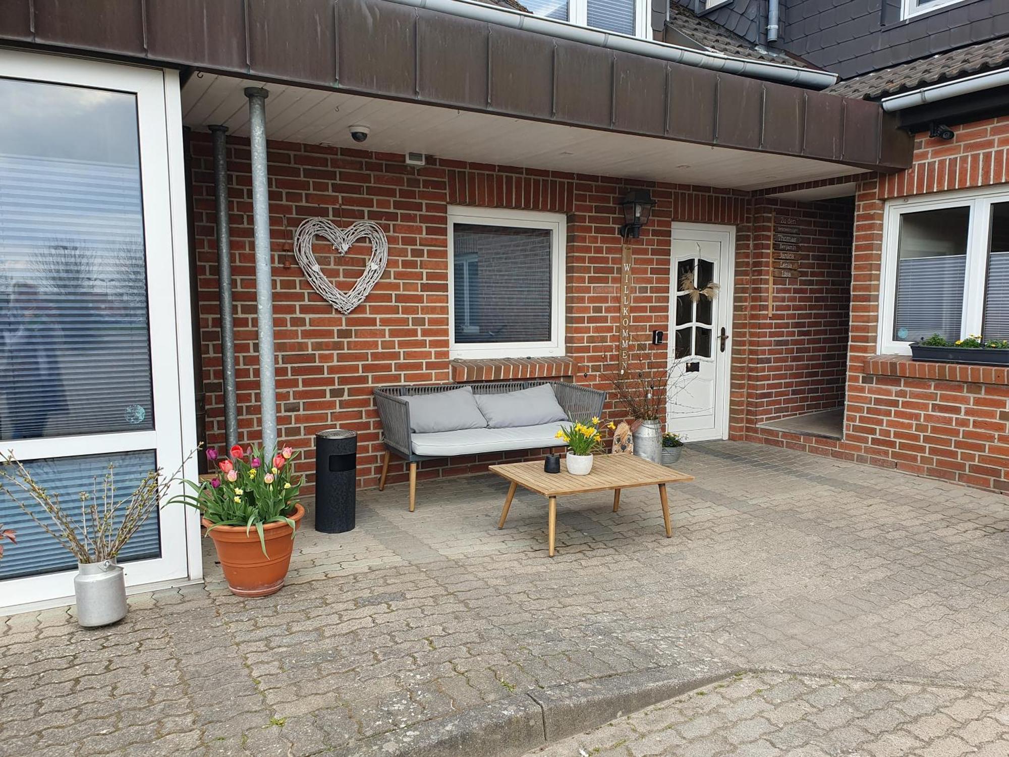 Neumuehler Hof- Ferienwohnung "Thomas" 3 Zimmer,3 Baeder Mit Dusche, Kostenfreie Parkplaetze Vor Dem Haus Schwerin  Buitenkant foto