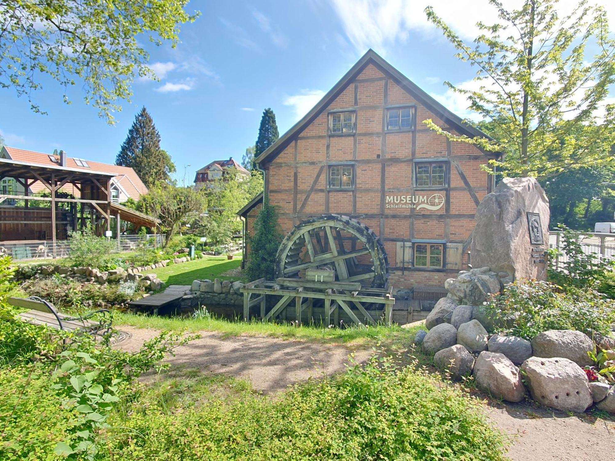 Neumuehler Hof- Ferienwohnung "Thomas" 3 Zimmer,3 Baeder Mit Dusche, Kostenfreie Parkplaetze Vor Dem Haus Schwerin  Buitenkant foto